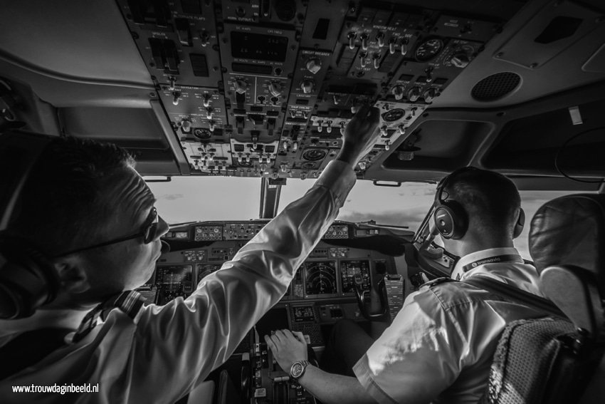 Meevliegen in een cockpit