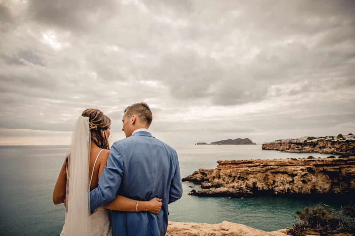 Mooie trouwreportage op Ibiza waar we als trouwfotograaf deze mooie bruiloft mochten fotograferen