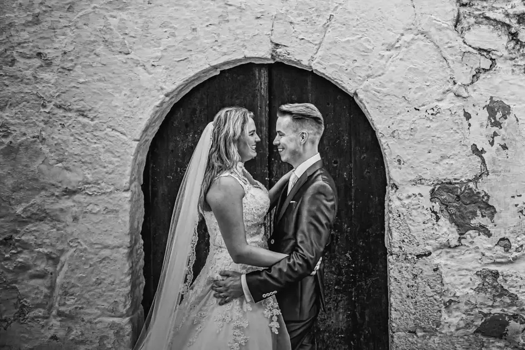 Arno en Susanne hebben onze trouwdag geweldig goed gefotografeerd. Wij kijken met veel plezier terug naar de fotoís. We hadden geen betere fotografen kunnen wensen.