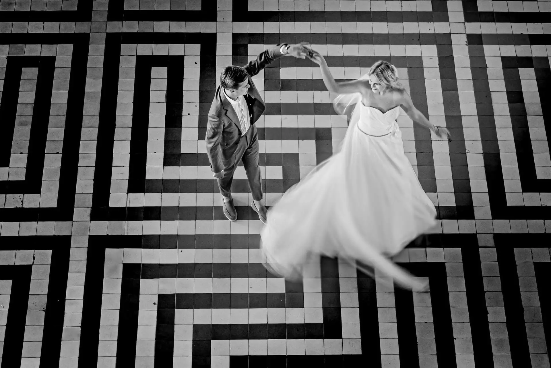 Let's Dance Combipakket Trouwfotografie + Trouwvideo. Super scherpe aanbieding voor zowel een trouwfotograaf als een videograaf voor jullie bruiloft.