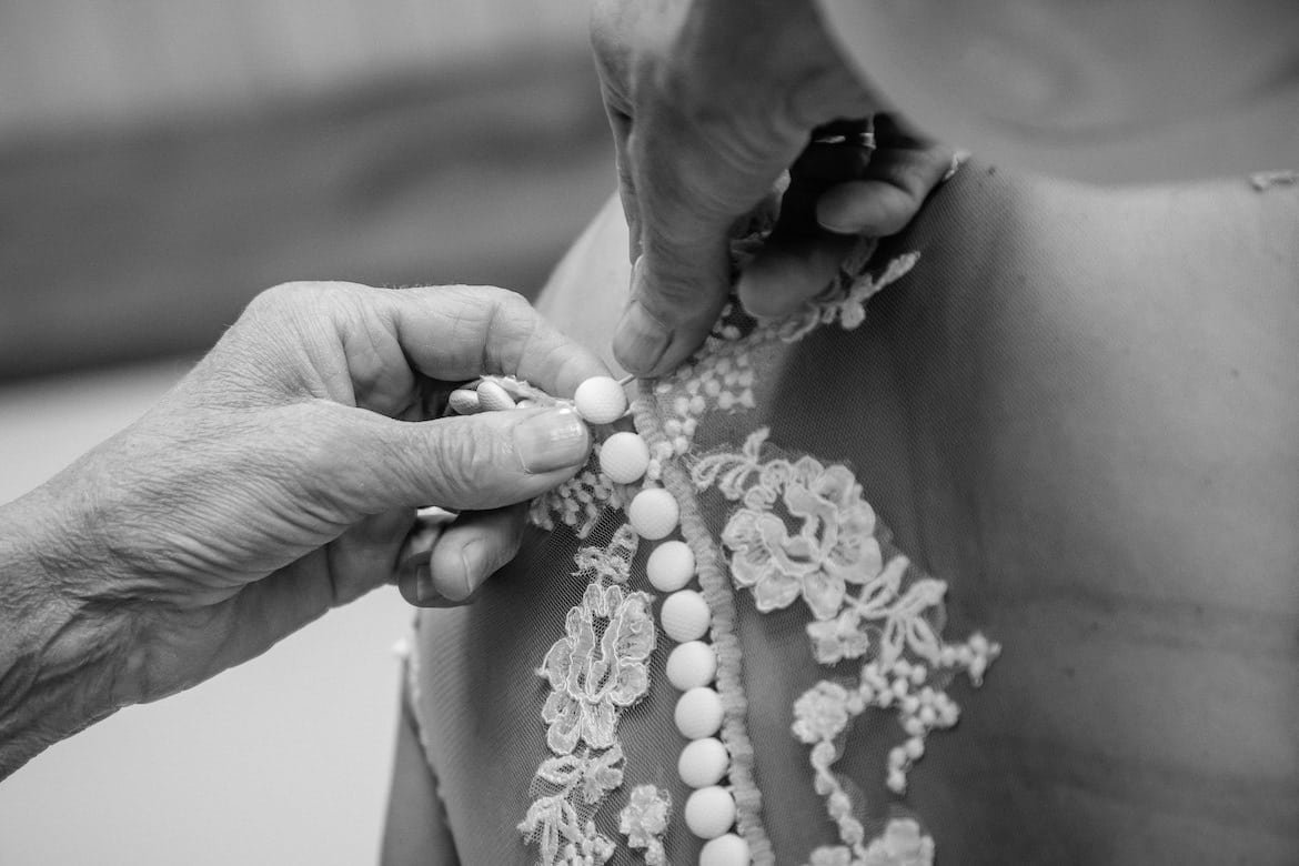 Details en voorbereidingen Bruidsfotograaf Trouwdag in Beeld trouwfotografie fotograaf bruiloft
