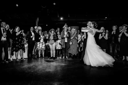 Reviews en ervaringen met Trouwdag in Beeld, de trouwfotograaf in Asten. Chantal en Bas zijn getrouwd in Asten met een fantastisch trouwfeest in de Pandoer in het centrum van Asten. Reviews en ervaringen met Trouwdag in Beeld, de trouwfotograaf in Asten. Chantal en Bas zijn getrouwd in Asten met een fantastisch trouwfeest in de Pandoer in het centrum van Asten.