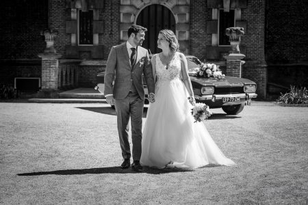 Een mooie review en ervaring van Tessa en Frank die zijn getrouwd bij Kasteel de Keukenhof en waar wij als trouwfotograaf een hele mooie reportage van hun trouwdag hebben gemaakt.