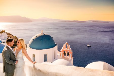 Review en ervaring met Trouwdag in Beeld door Pem & Rick met een mooie bruiloft bij Kasteelhoeve de Grote Hegge en een fantastische destination trouwreportage in Santorini